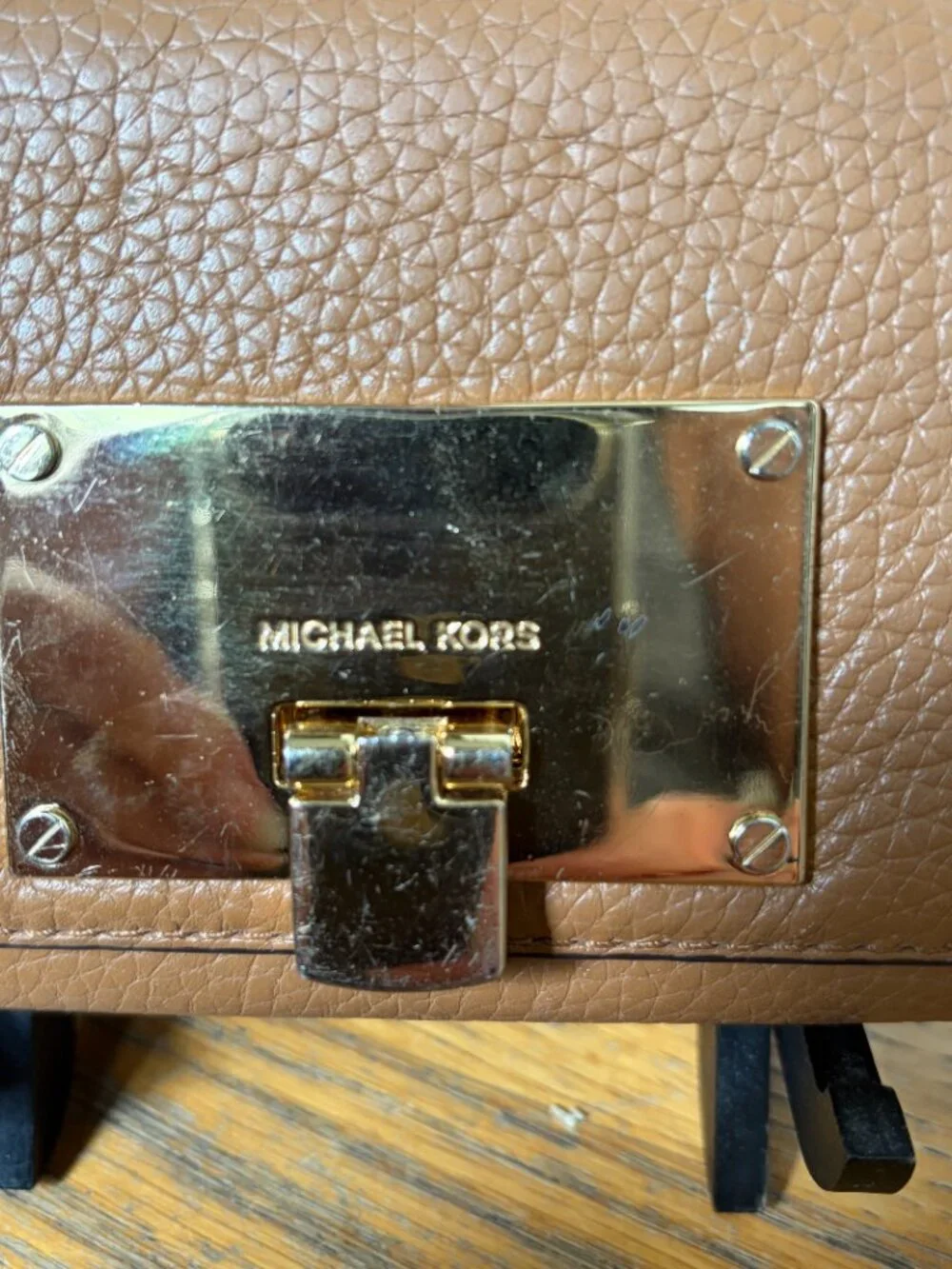 Michael Kors Astrid Carryall Continental Wallet in tan/acorn pebbled leather